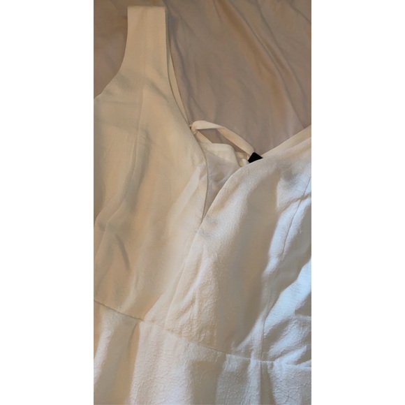 Special Occasion Ivory Jacquard Sweetheart Gown - Picture 3 of 5